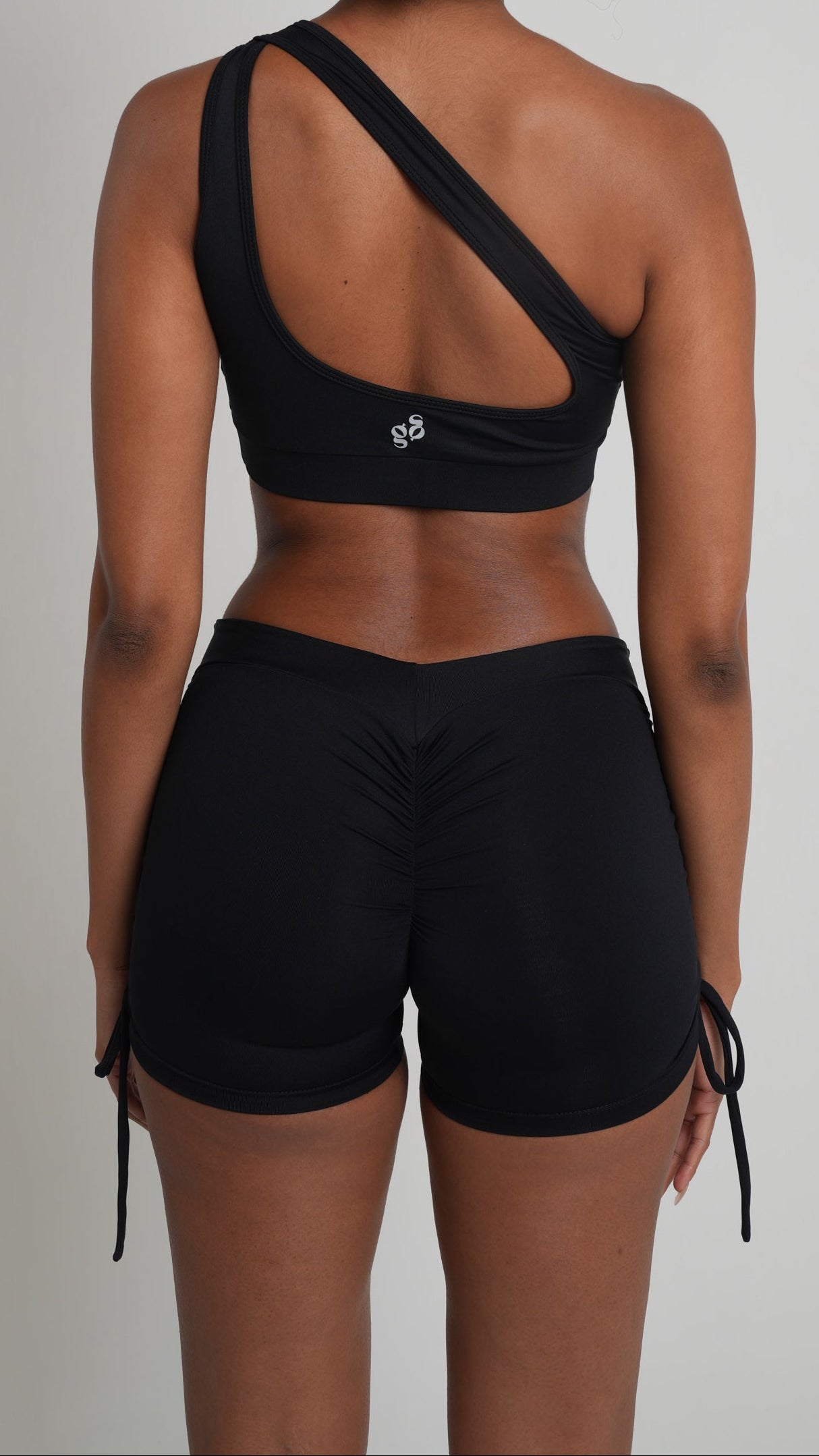 Brisa Scrunch "V" Shorts Black