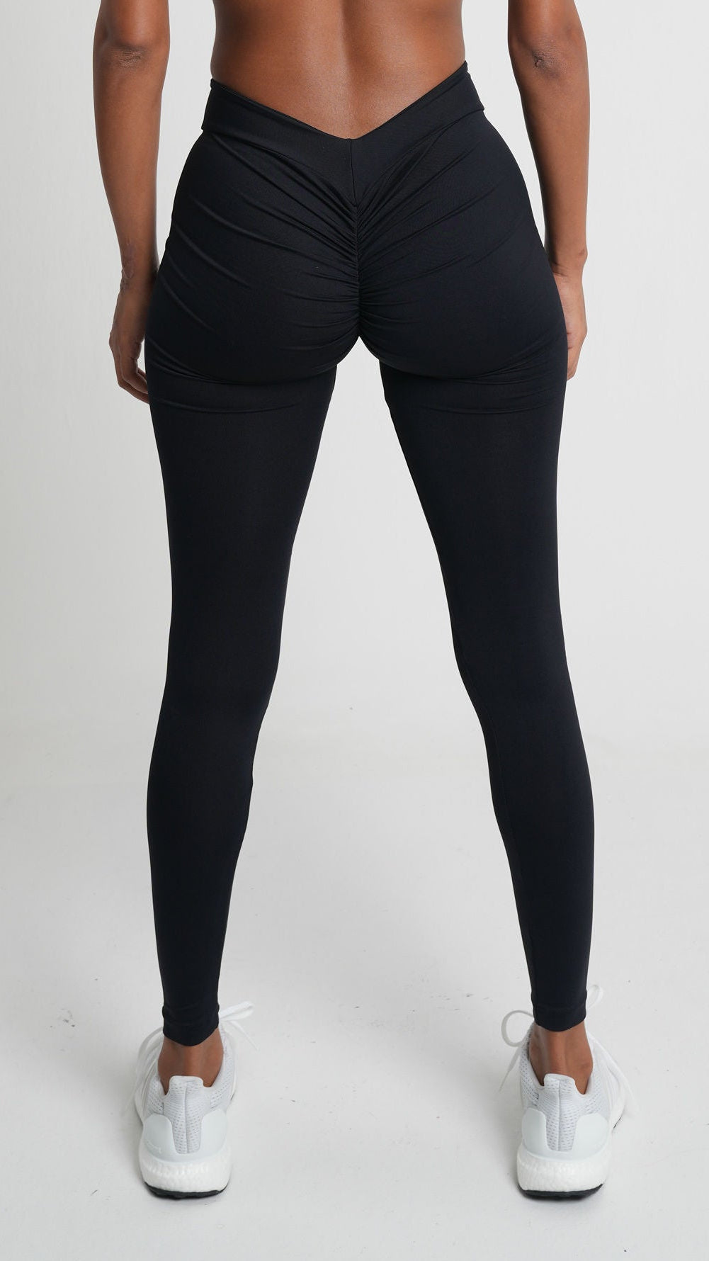 BRISA Mid Waist “V” Scrunch Butt Leggings Black