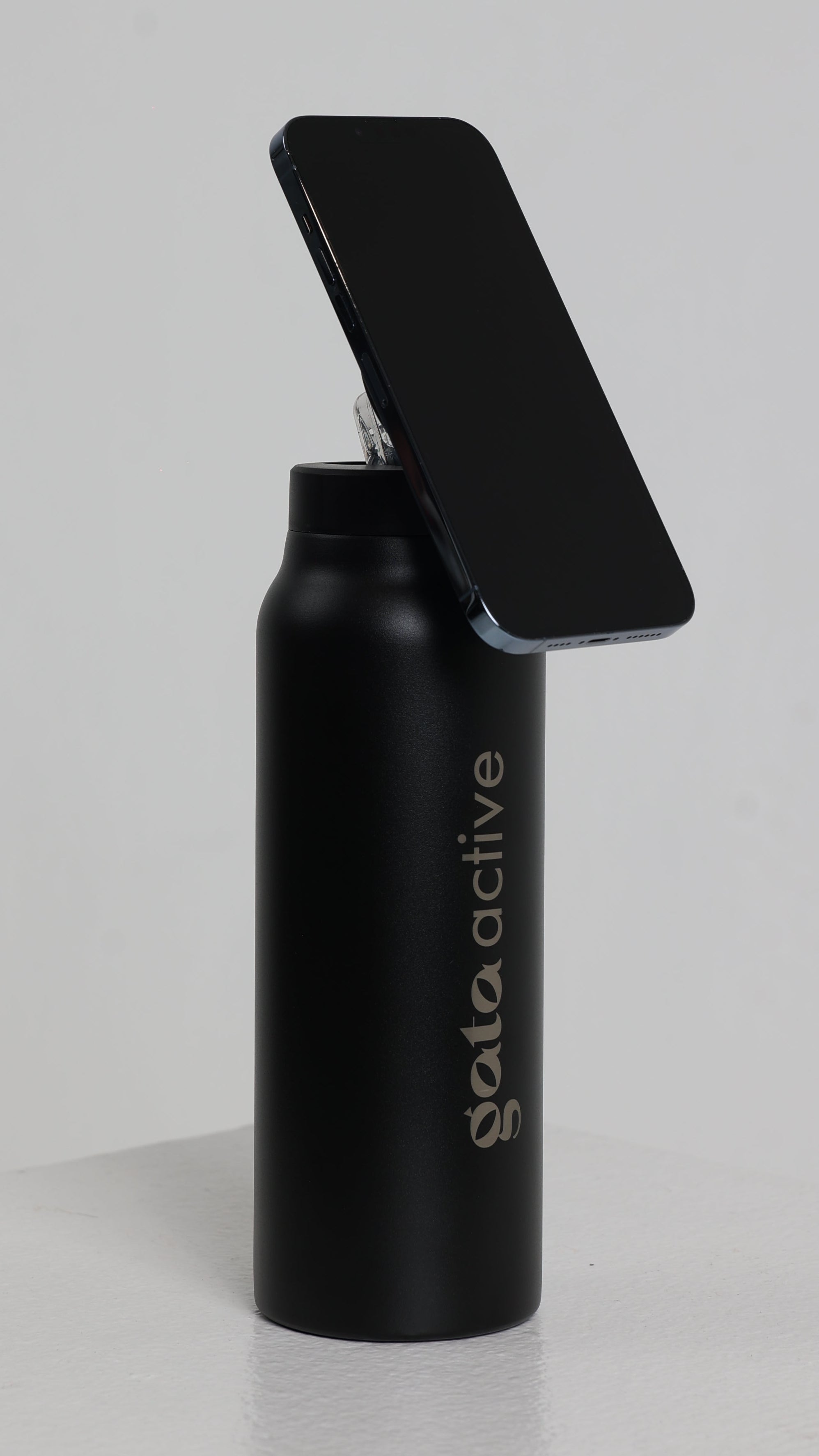 Gata Water Bottle Phone Holder