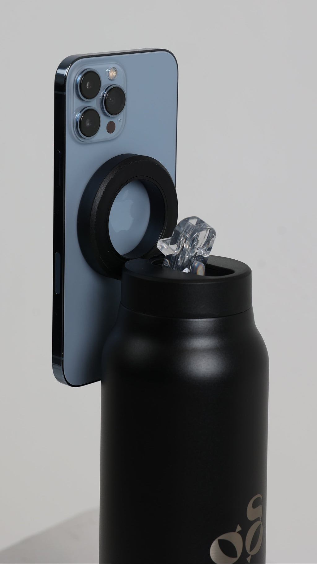 Gata Water Bottle Phone Holder