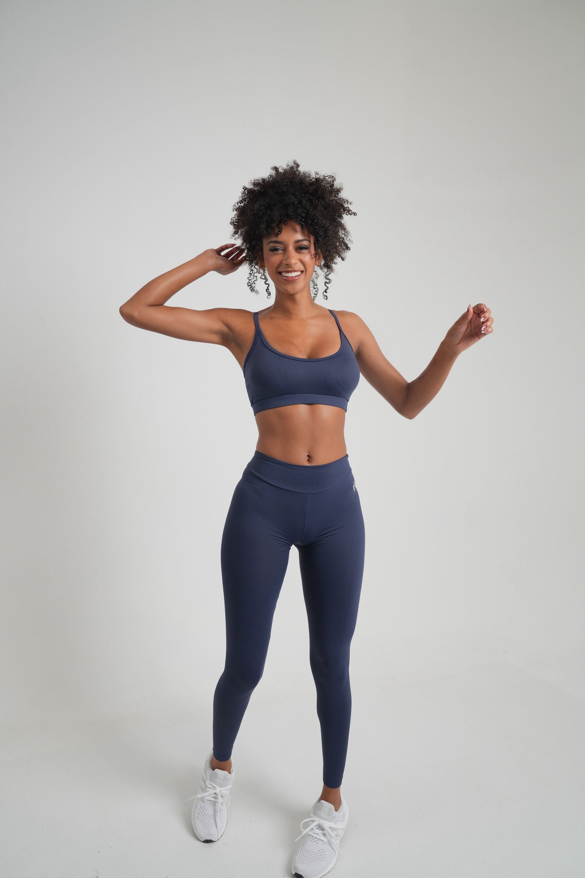 BRISA Mid Waist “V” Scrunch Butt Leggings Navy Blue